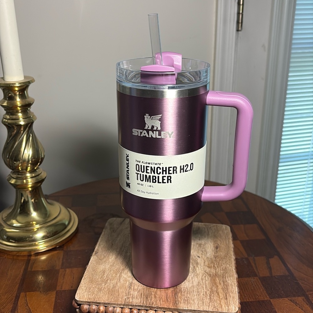 Stanley 40 oz Quencher H2.0 metallic purple